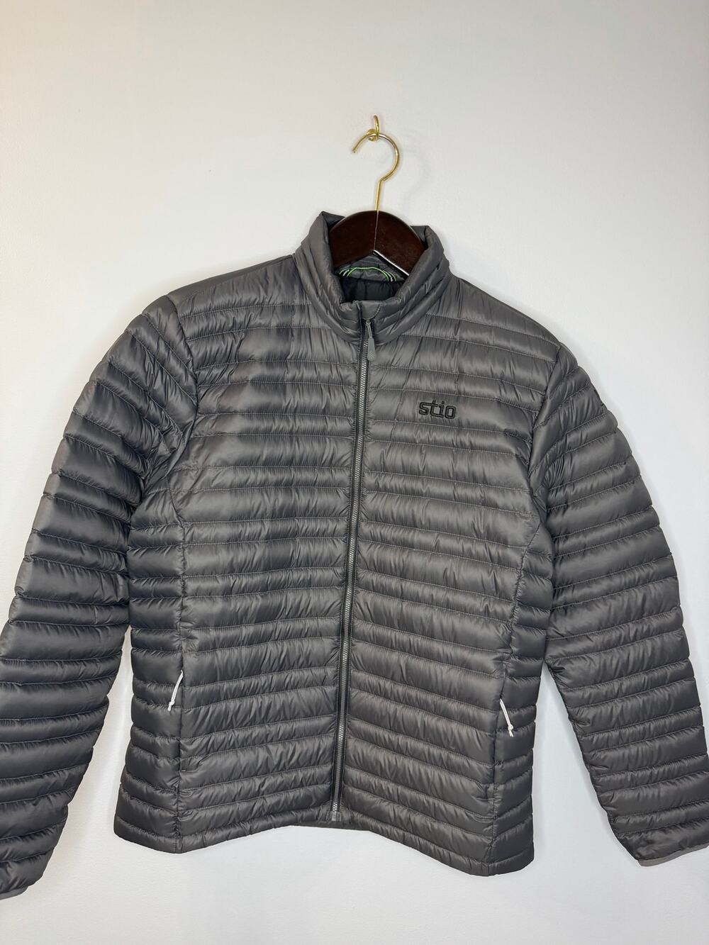 STIO  Stio Mens Pinion Down Puffer Full Zip Jacket Grey Lighwaught Sz M LOGO